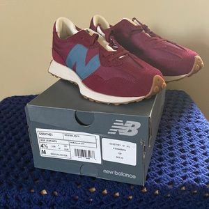 Never worn new balances, great for back to school!